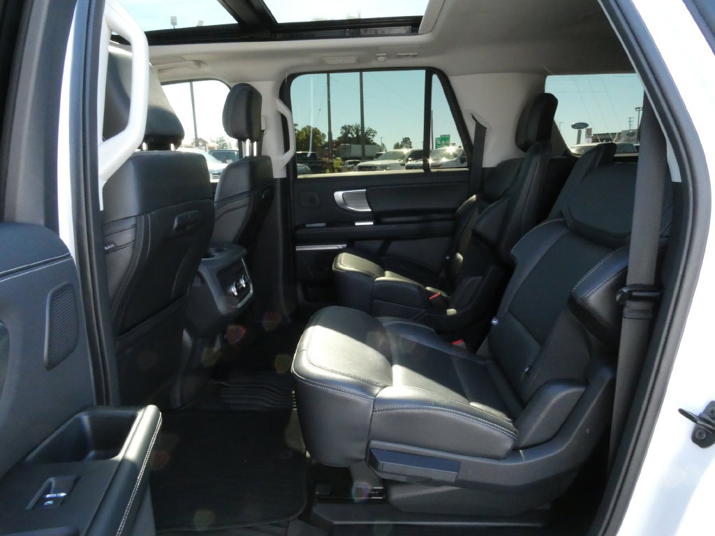 Used 2025 Ford Expedition Max Platinum w/ Driver's Package AWD/4WD image 22