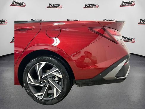 Certified 2025 Hyundai Elantra Sport FWD image 7