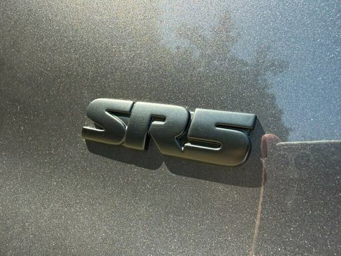 Used 2016 Toyota 4Runner SR5 AWD/4WD image 28