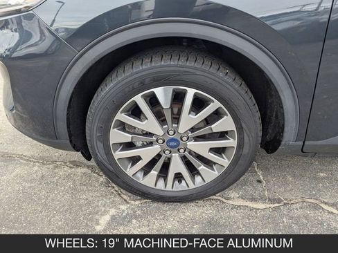Used 2022 Ford Escape Titanium w/ Class II Trailer Tow Package AWD/4WD image 27