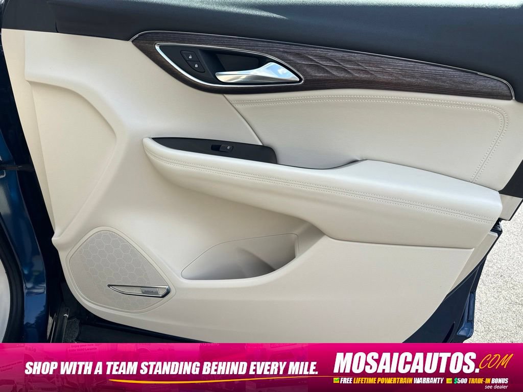 Used 2022 Buick Envision Avenir w/ Technology Package II AWD/4WD image 9