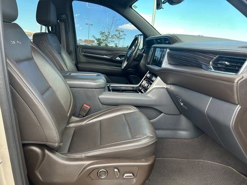Used 2021 GMC Yukon Denali w/ Advanced Technology Package AWD/4WD image 29