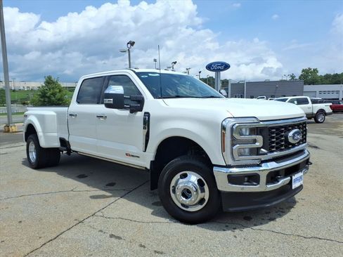 New 2026 Ford F350 Lariat w/ Lariat Ultimate Package AWD/4WD image 3