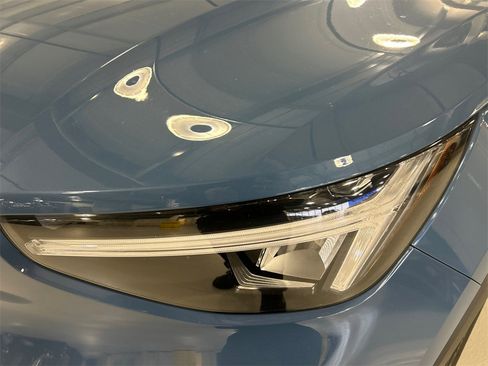 Certified 2023 Volvo XC40 Recharge Plus image 7