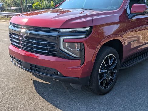 Used 2025 Chevrolet Suburban RST w/ Comfort Package AWD/4WD image 10