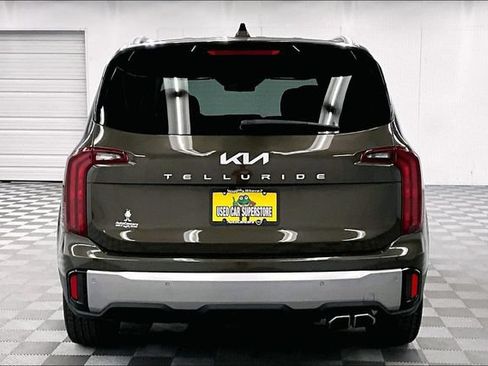 Used 2025 Kia Telluride S FWD image 5