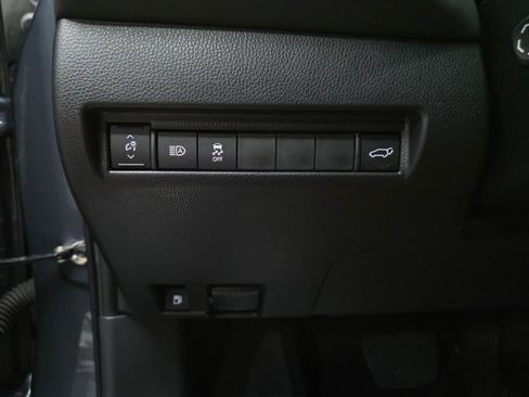 Used 2023 Toyota Venza XLE AWD/4WD image 28