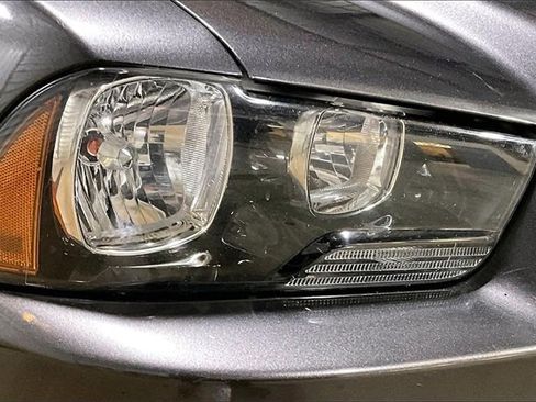 Used 2014 Dodge Charger SXT image 4