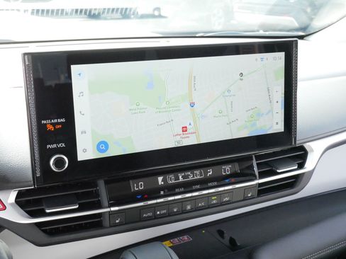 Certified 2025 Toyota Sienna XLE w/ XLE Plus Package AWD/4WD image 22