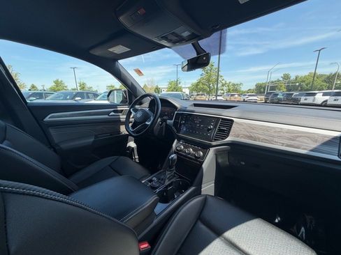 Used 2022 Volkswagen Atlas Cross Sport SE AWD/4WD image 9