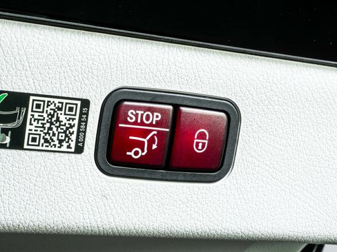 Used 2022 Mercedes-Benz EQS 580 4MATIC Sedan image 34
