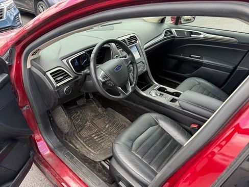 Used 2017 Ford Fusion SE w/ Fusion SE Technology Package AWD/4WD image 7