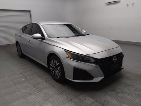 Used 2023 Nissan Altima 2.5 SV FWD image 13