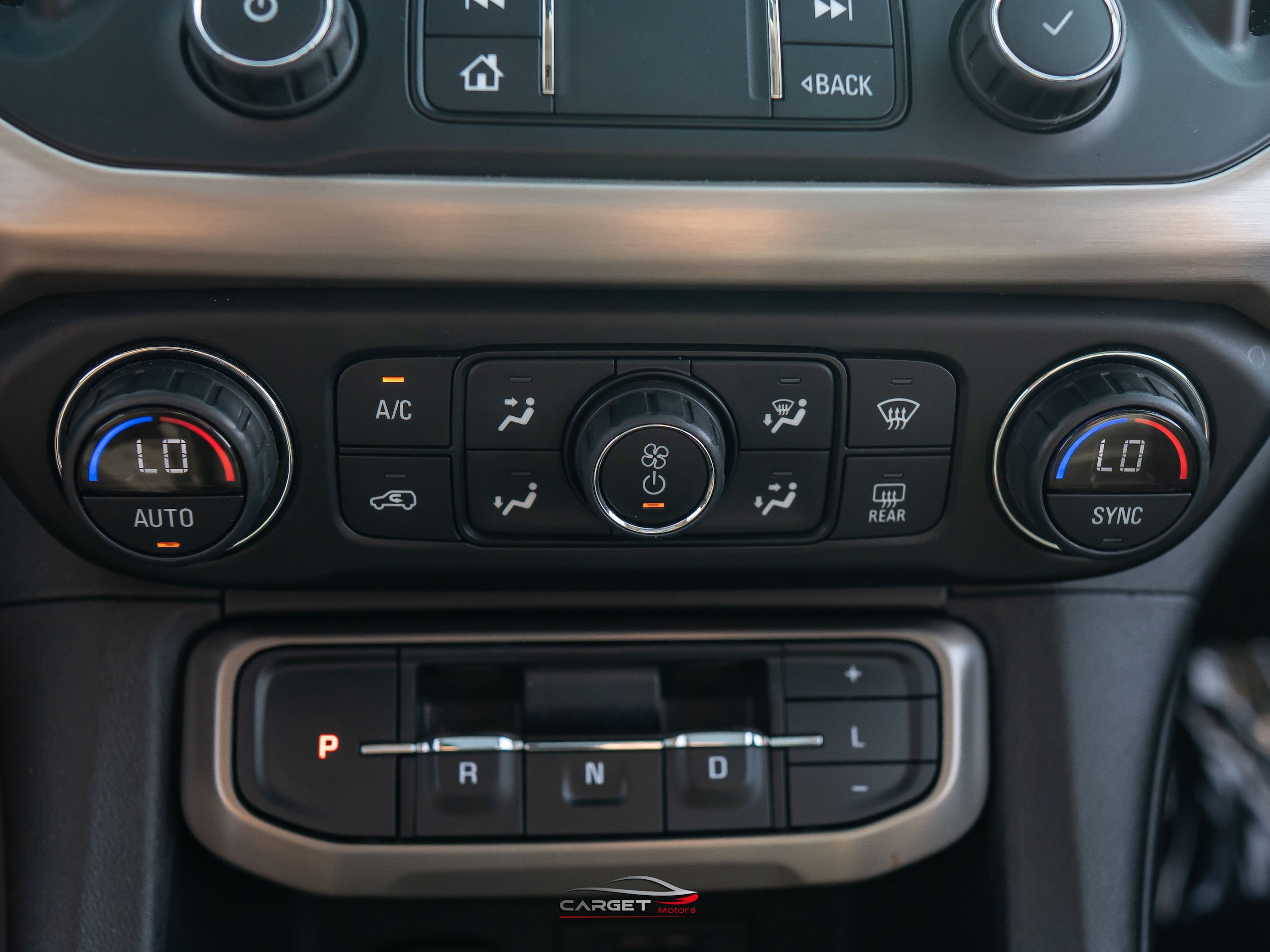 Used 2020 GMC Acadia Denali w/ Technology Package FWD image 34