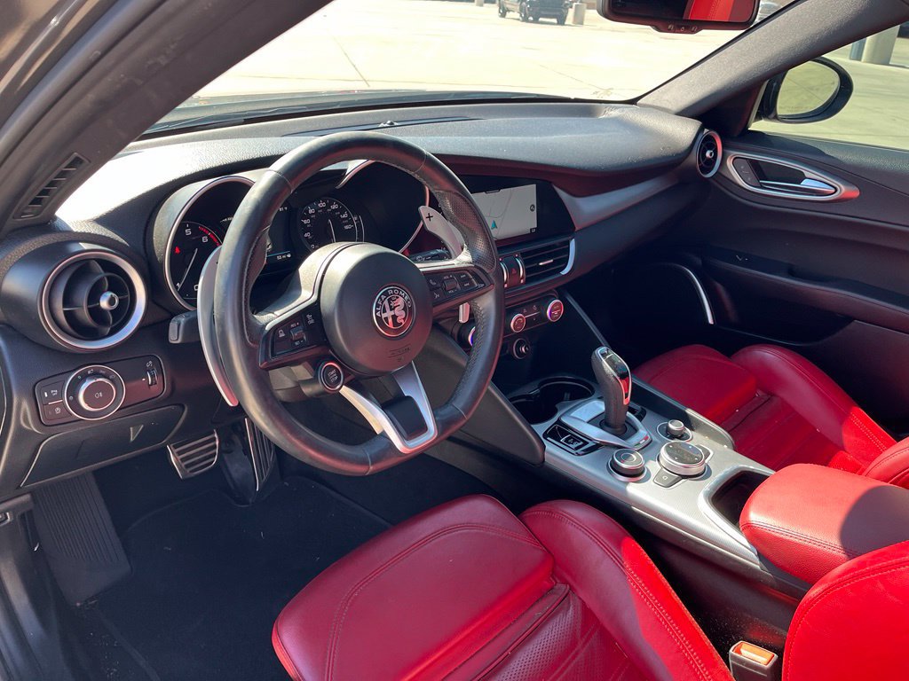 Used 2023 Alfa Romeo Giulia Veloce RWD image 13