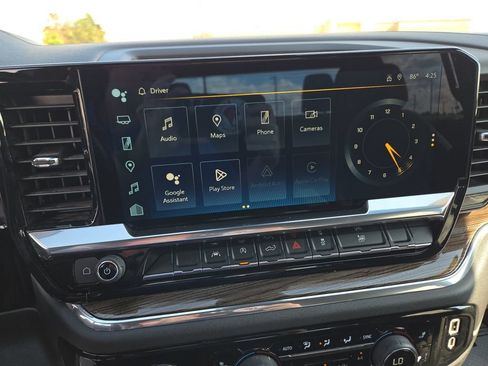 Used 2024 Chevrolet Silverado 1500 LT AWD/4WD image 10