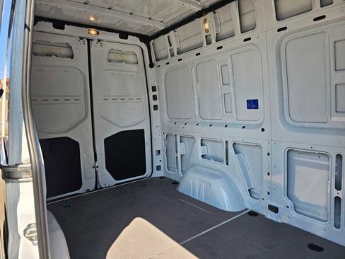 Used 2025 Mercedes-Benz Sprinter 2500 image 15