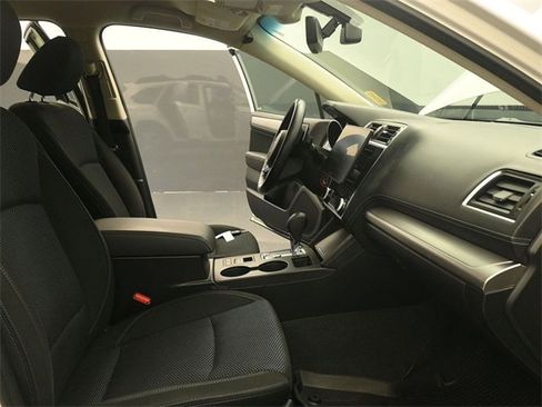 Used 2018 Subaru Outback 2.5i Premium image 14
