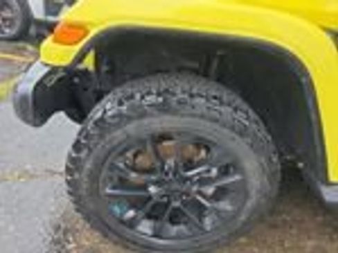 Used 2022 Jeep Wrangler Unlimited Sahara w/ Cold Weather Group AWD/4WD image 15