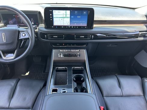 Used 2025 Lincoln Aviator Reserve w/ Equipment Group 201A AWD/4WD image 17