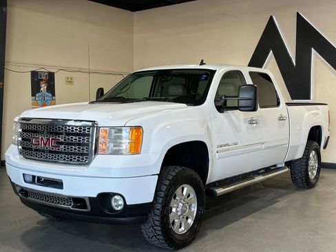 Used 2013 GMC Sierra 2500 Denali w/ Suspension Package, Off-Road image 1