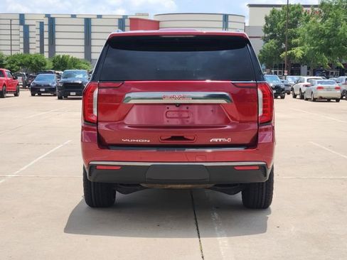 Used 2024 GMC Yukon XL AT4 w/ Technology Package AWD/4WD image 6