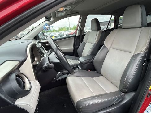 Used 2014 Toyota RAV4 Limited w/ Technology Package AWD/4WD image 7