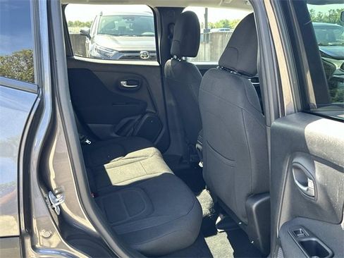 Used 2020 Jeep Renegade Latitude image 19