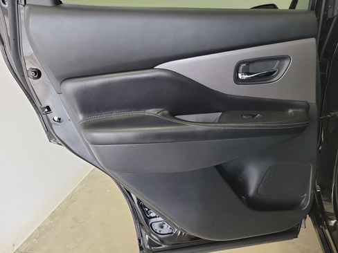 Used 2023 Nissan Murano SV w/ SV Midnight Edition Package FWD image 16