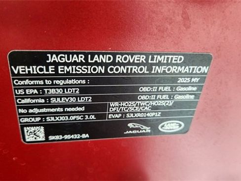 Used 2025 Jaguar F-PACE R-Dynamic S image 61