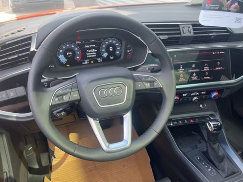 New 2025 Audi Q3 2.0T Premium image 31