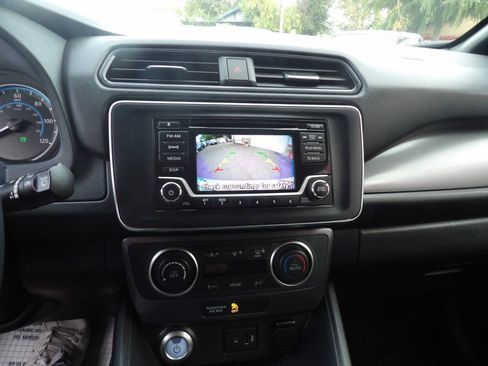 Used 2019 Nissan Leaf S w/ S Charge Package FWD image 8