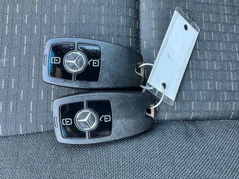 Used 2025 Mercedes-Benz Sprinter 2500 image 39