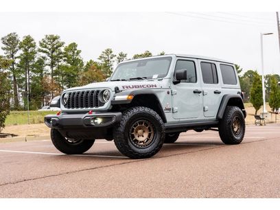 Used 2024 Jeep Wrangler Rubicon w/ Convenience Group