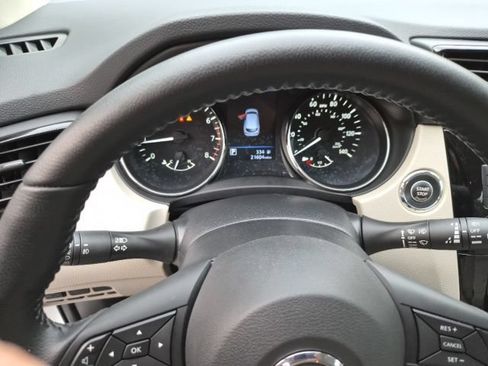 Used 2020 Nissan Rogue Sport SV w/ All-Weather Package AWD/4WD image 18