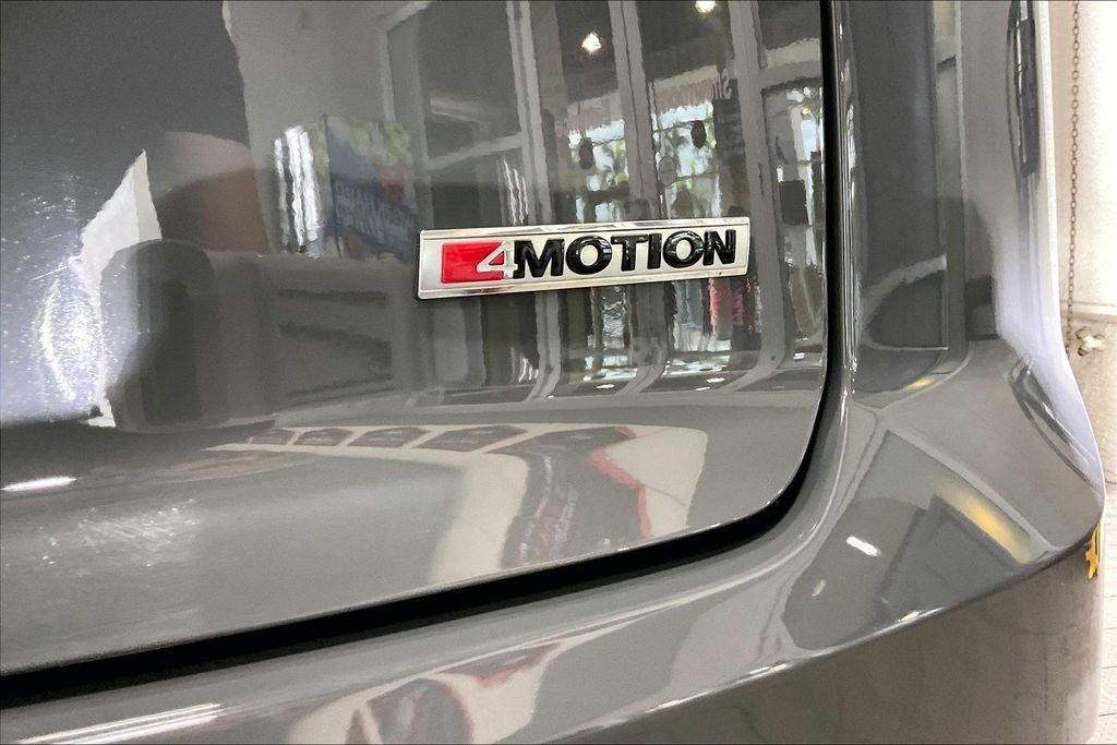 Used 2021 Volkswagen Atlas Cross Sport SEL Premium R-Line AWD/4WD image 19