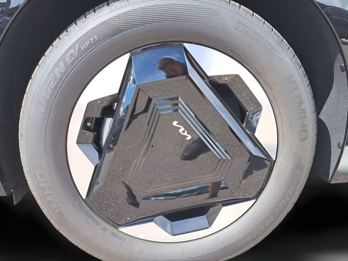 New 2026 Kia EV9 Land image 11