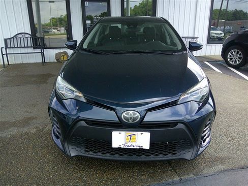 Used 2018 Toyota Corolla XSE FWD image 2