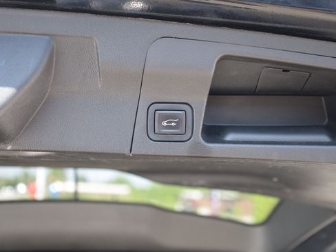 Used 2019 GMC Acadia Denali w/ Technology Package AWD/4WD image 20