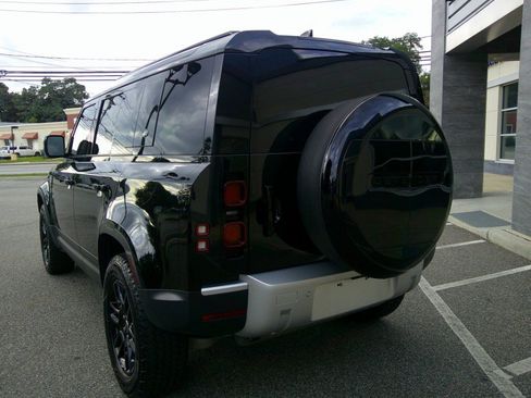 Used 2024 Land Rover Defender 110 S AWD/4WD image 7