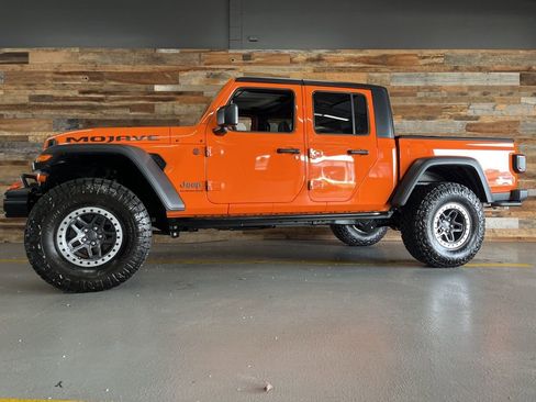 Used 2025 Jeep Gladiator Mojave w/ Convenience Group image 23