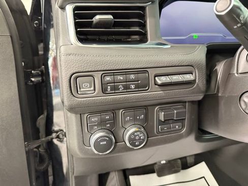 Used 2023 GMC Yukon XL Denali image 13