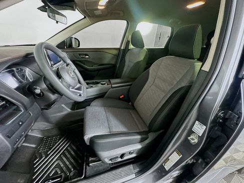 Used 2023 Nissan Rogue SV image 13