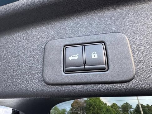 Certified 2025 Nissan Murano SL w/ Cargo Package AWD/4WD image 11