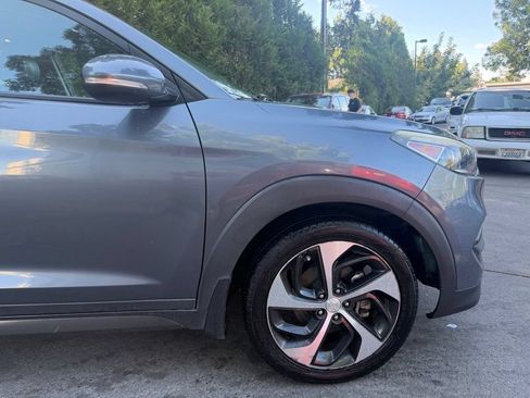 Used 2016 Hyundai Tucson Limited w/ Option Group 03 AWD/4WD image 3