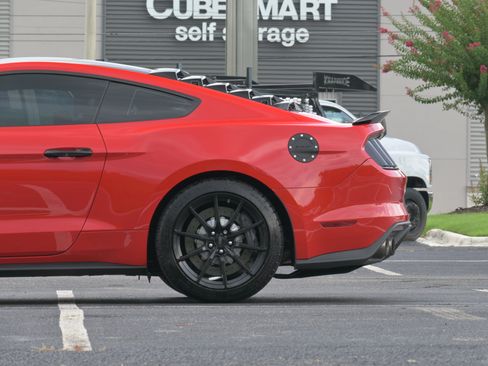 Used 2016 Ford Mustang Shelby GT350 w/ Track Package RWD image 6