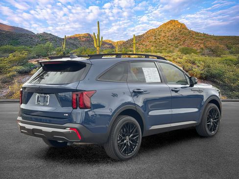 Certified 2025 Kia Sorento X-Line EX AWD/4WD image 4