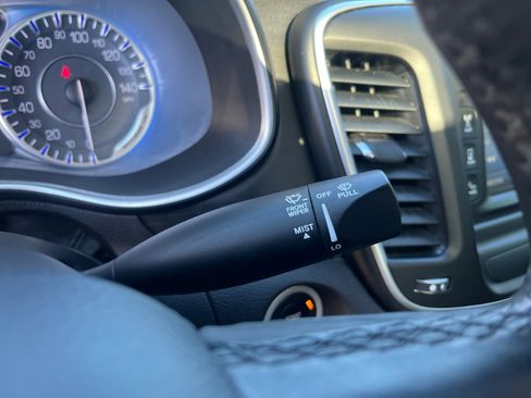 Used 2015 Chrysler 200 Limited w/ Convenience Group image 11