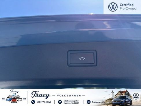 Certified 2025 Volkswagen Tiguan SE R-Line AWD/4WD image 28