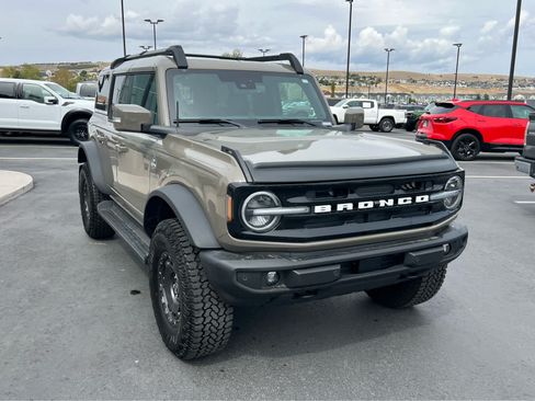 Used 2025 Ford Bronco Outer Banks w/ Sasquatch Package AWD/4WD image 4